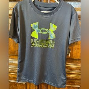 NWT Boys Under Armour shirt size 7